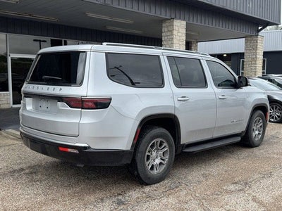 2024 Jeep Wagoneer Base