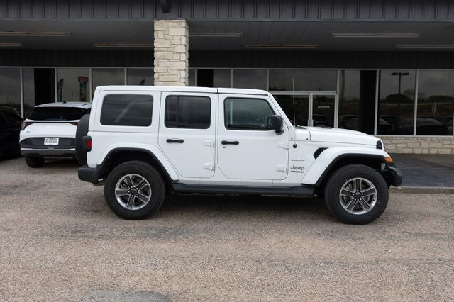 2022 Jeep Wrangler Sahara's photo