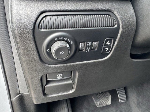 2024 Jeep Wagoneer Base