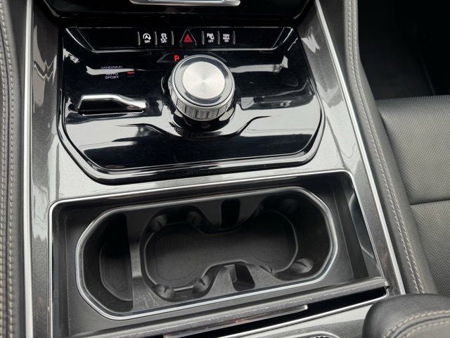 2024 Jeep Wagoneer Base