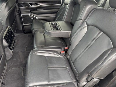 2024 Jeep Wagoneer Base