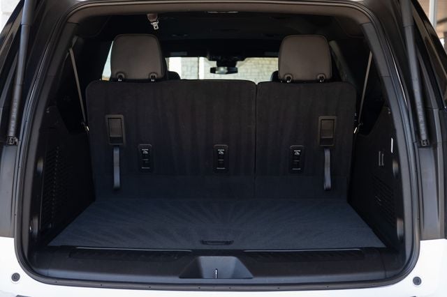 2025 Chevrolet Suburban LT