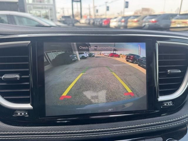 2023 Chrysler Pacifica Hybrid Touring L