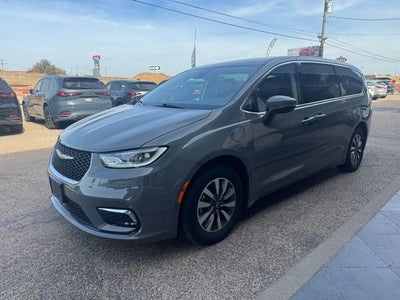 2023 Chrysler Pacifica Hybrid Touring L