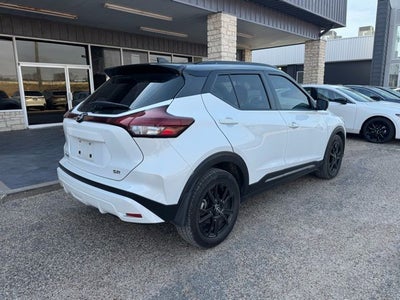 2023 Nissan Kicks SR