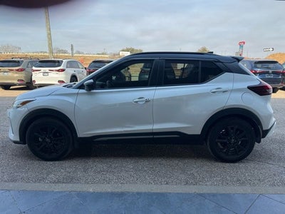2023 Nissan Kicks SR