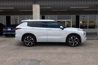 2024 Mitsubishi Outlander SEL